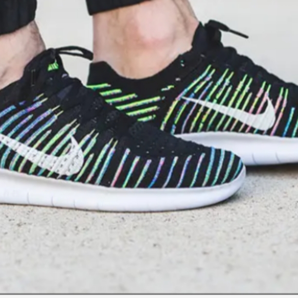 New ish Nike Flyknit  multi color - Picture 2 of 2